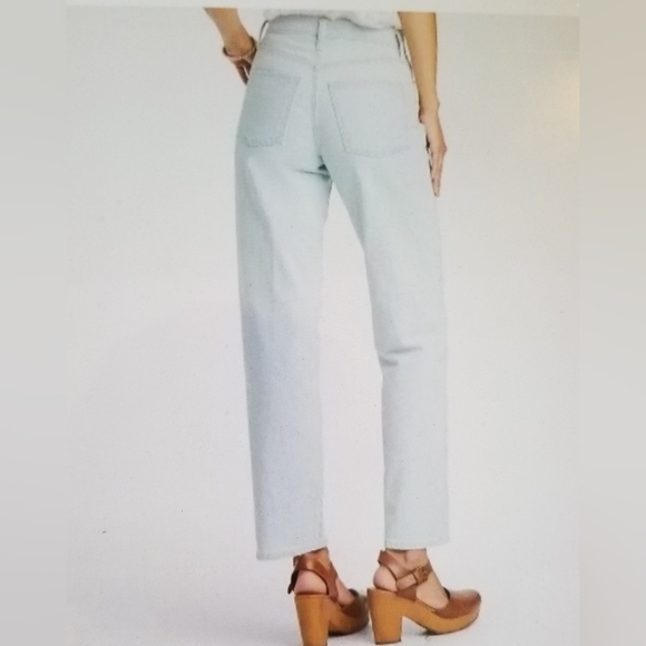 Universal thread women's light blue jeans  size 18 - Picture 2 of 7